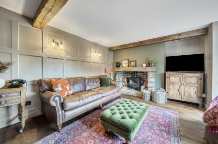 1348982-13-68cd83...