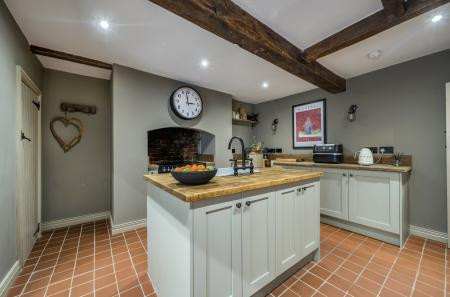 1348982-4-68cd816...