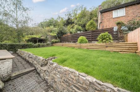 1348982-20-68cd83...