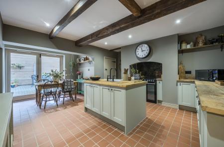 1348982-3-68cd80d...