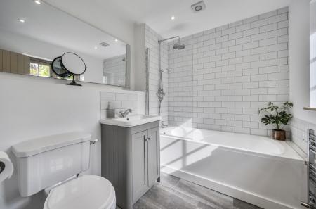 1348982-12-68cd83...