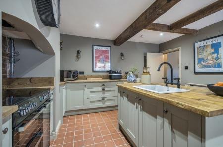 1348982-6-68cd827...