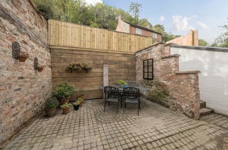 1348982-19-68cd83...