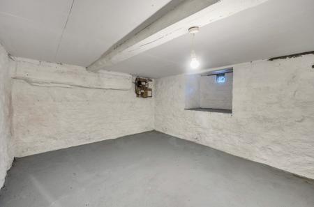 1348982-18-68cd83...