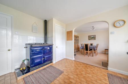 1346372-11-68c93f...