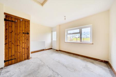 1374574-12-690afc...