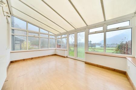 1374574-9-690afc8...