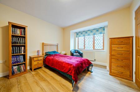 1386524-17-6931a5...