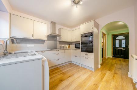 1386524-13-6931a5...