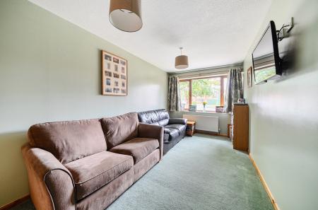 1348776-11-68b9d1...