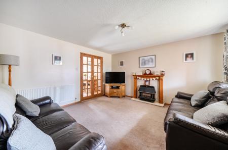 1348776-4-68b9d18...