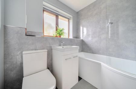 1348776-12-68b9d1...