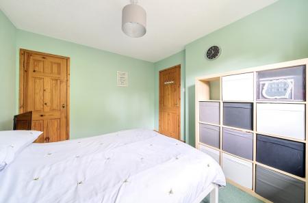 1348776-16-68b9d2...