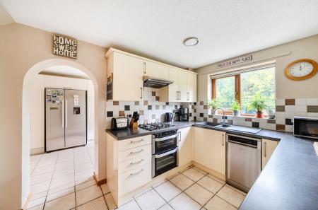 1348776-9-68b9d1c...