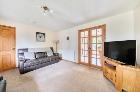 1348776-5-68b9d18...