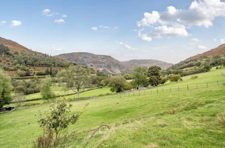 1361052-3-68e7e95...