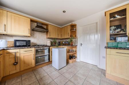 1380159-12-691387...