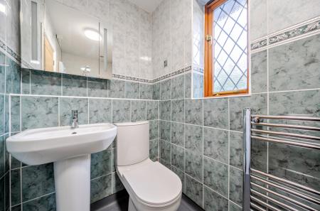 1386524-10-6931a5...