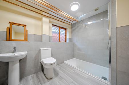 1386524-15-6931a5...