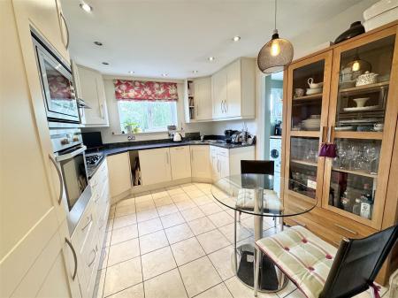 Fitted Kitchen