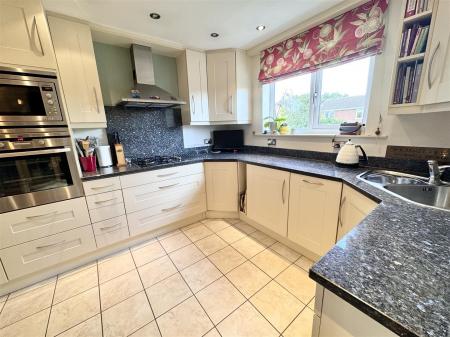 Fitted Kitchen