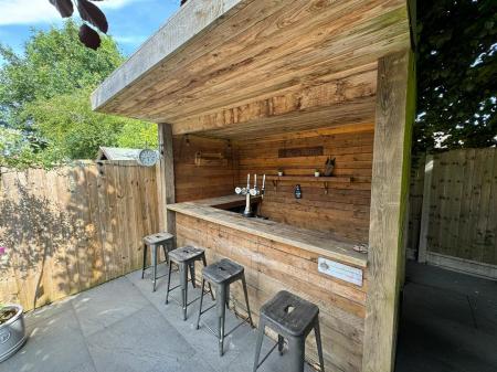 Garden Bar