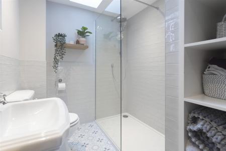 Family Shower Room