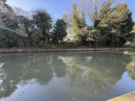 Canal & Mooring