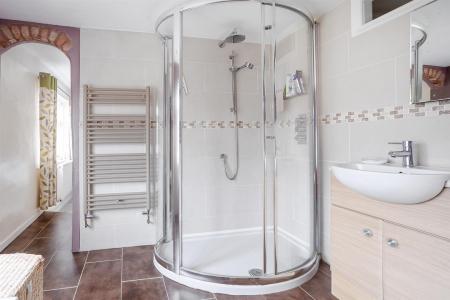 En suite Bathroom