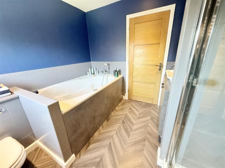 En Suite Bathroom