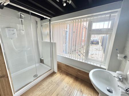 annex shower room