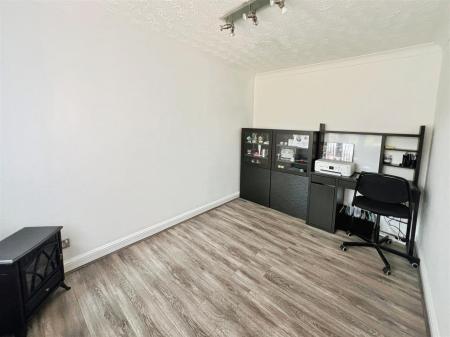 Snug/Playroom