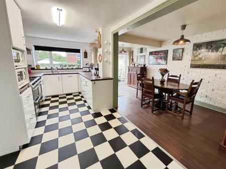Kitchen & Dining Area