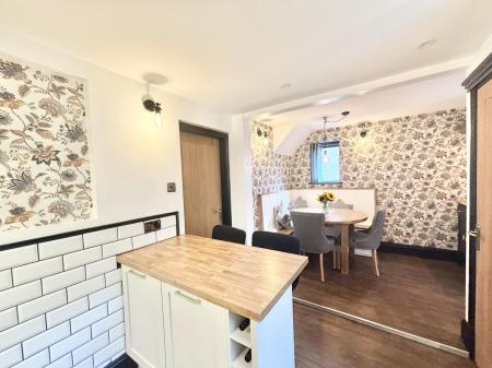 Kitchen/Dining