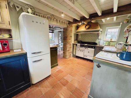 Kitchen & Dining Area