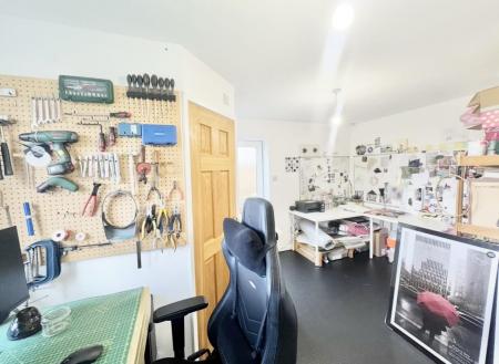 Study Room / Fourth Bedroom