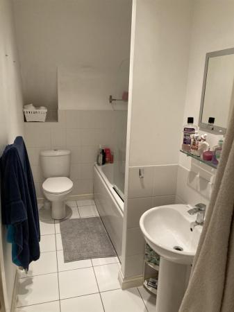 Bathroom 1.jpg
