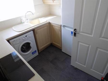 Kitchen 2.jpg