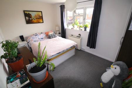 Bedroom 1.JPG