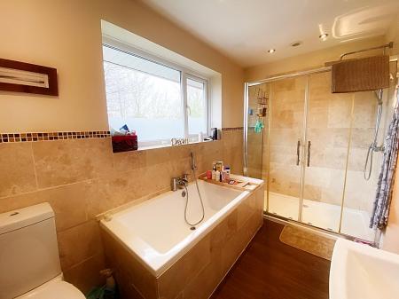 En-Suite Bathroom