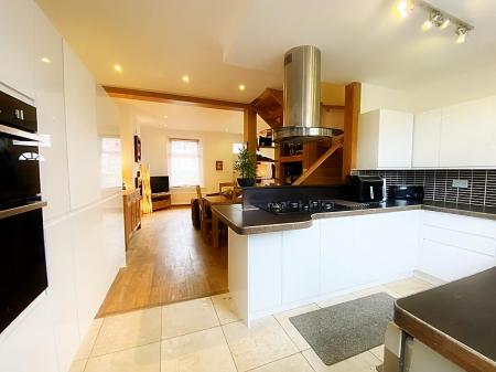 Kitchen/Dining Area