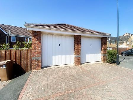 Garage & Parking