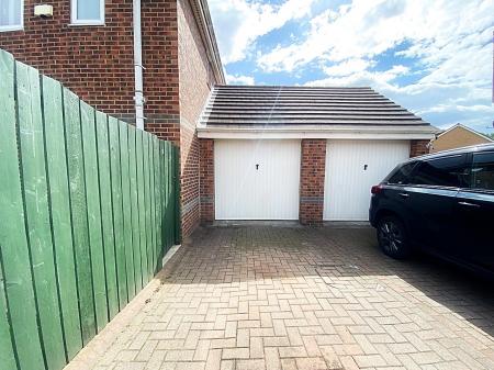 Garage & Parking