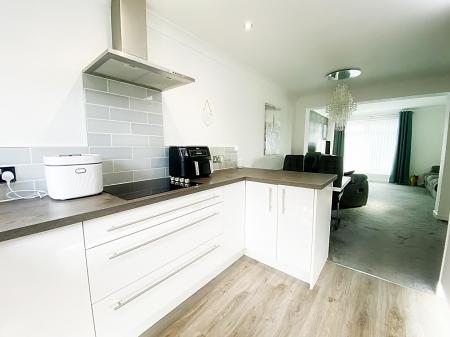 Kitchen/Dining Area