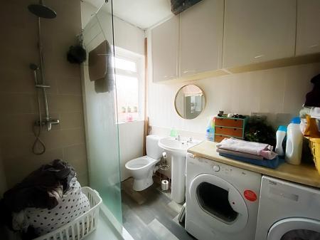 Utility/Shower/WC