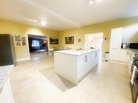 Breakfasting Kitchen