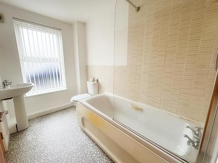 'Jack & Jill' Bathroom