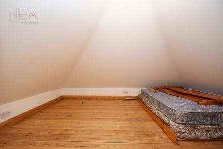 Walk in wardrobe/study