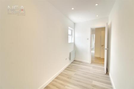 Bedroom 2/Study