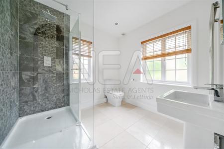 Bedroom One En-suite